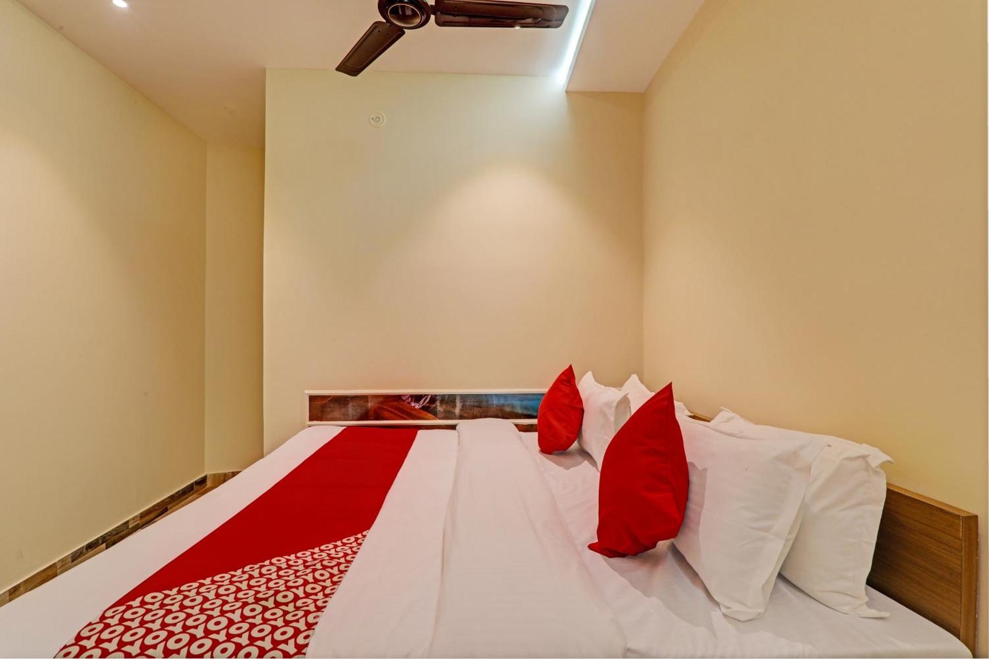 Hotel O Royal Regency Palace Gorakhpur Exterior foto