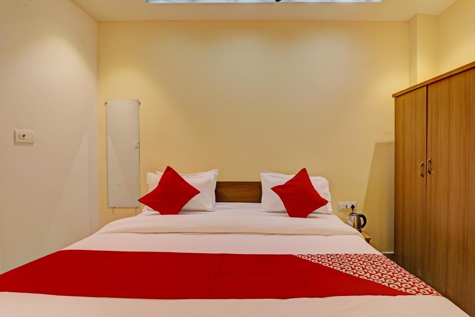 Hotel O Royal Regency Palace Gorakhpur Exterior foto